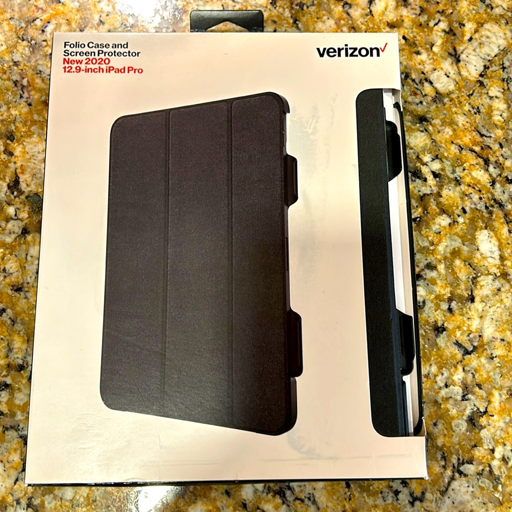 iPad case/screen protector